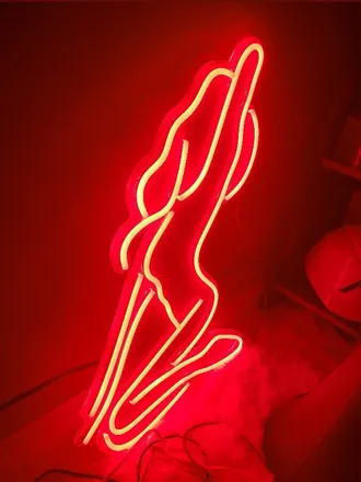 OnlyFans cuenta carlybunny header 2
