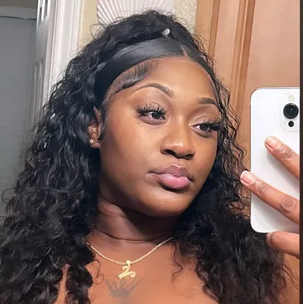 OnlyFans cuenta zyraofficial header 2