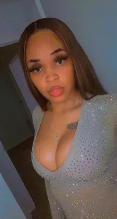 OnlyFans account  teahrt avatar 1