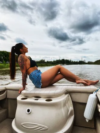 OnlyFans cuenta carolyy header 2