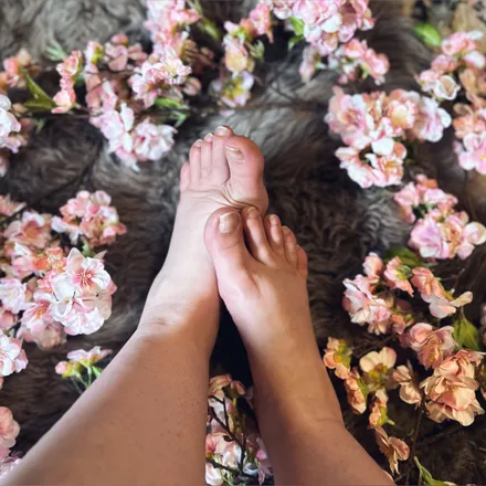 OnlyFans cuenta luluqueenoftoes header 2