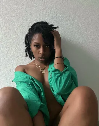 OnlyFans cuenta black_bar_bee avatar 1