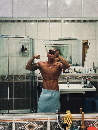 OnlyFans cuenta hollywoodj header 2