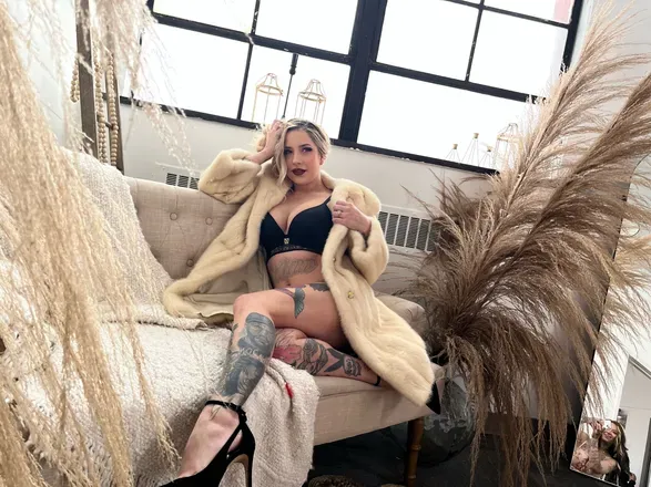 OnlyFans cuenta dezzieroe header 2