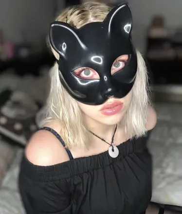 OnlyFans account  yourmaskedmistress0 avatar 1