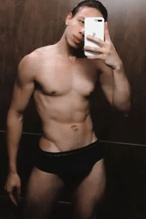OnlyFans account  yorannan_pqp header 2