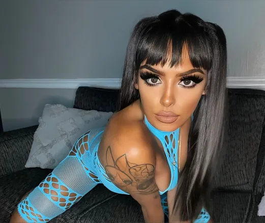 OnlyFans account  maymakesms header 2