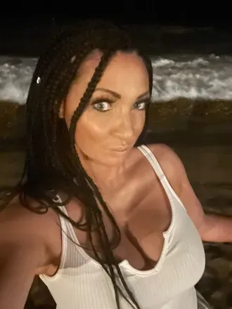 OnlyFans account  amoremiela avatar 1