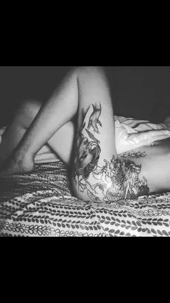 OnlyFans cuenta tiffthearies header 2