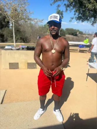 OnlyFans account  hands8me_darksk1n avatar 1