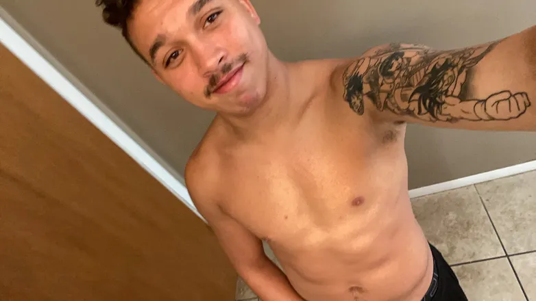 OnlyFans cuenta mochathunder95 header 2