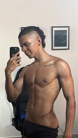 OnlyFans cuenta sai_cooper header 2