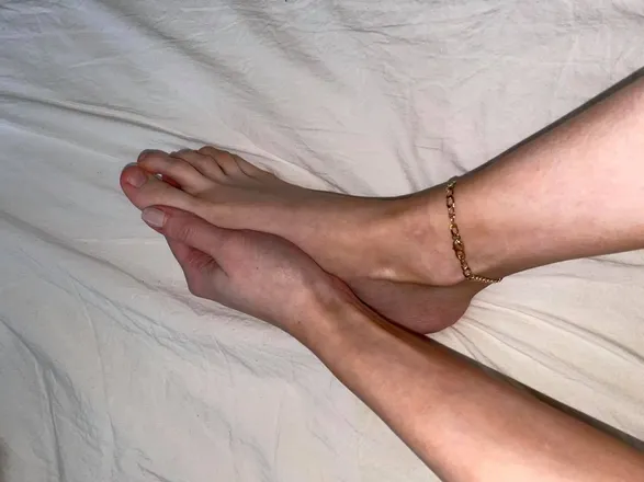 OnlyFans cuenta small-feet header 2