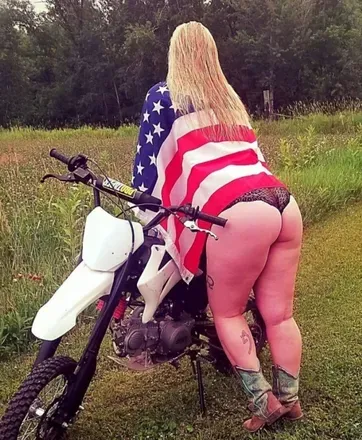 OnlyFans cuenta tattedmomjess avatar 1