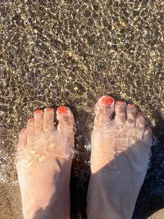 OnlyFans account  cutesy.footsy1 header 2