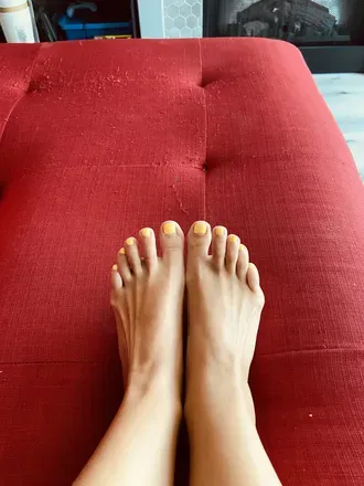OnlyFans cuenta misstashasfeet header 2