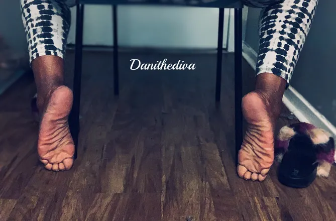OnlyFans cuenta foot_dani header 2