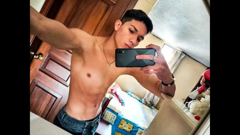 OnlyFans cuenta alexu216 header 2