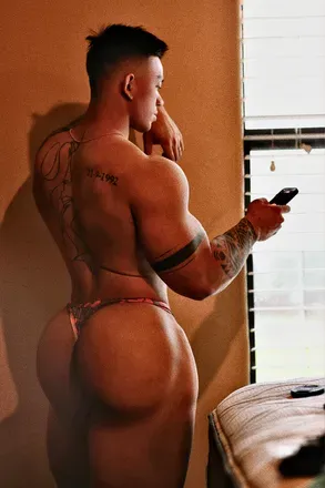OnlyFans cuenta mikehoangs1992 avatar 1