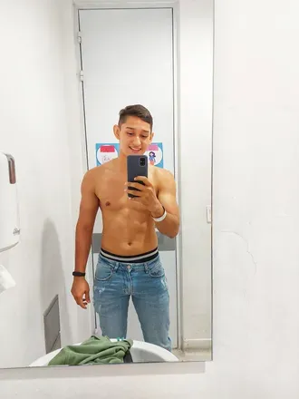OnlyFans cuenta wilmer051299 avatar 1