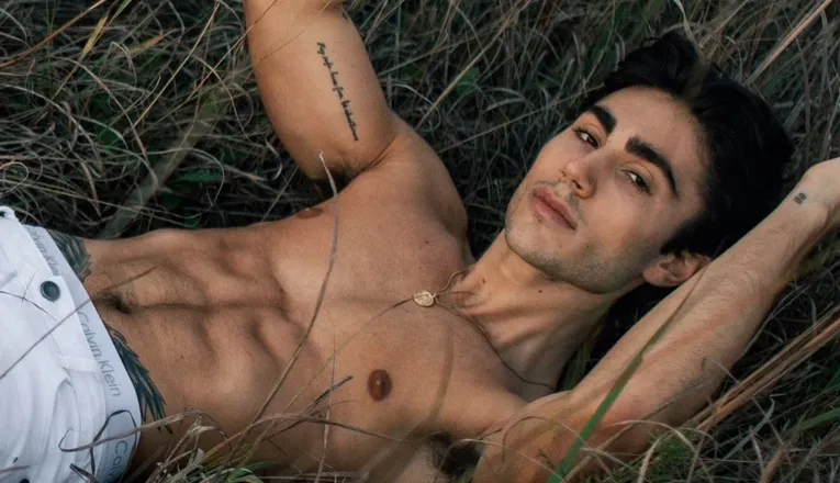 OnlyFans cuenta sixxxpacksam header 2