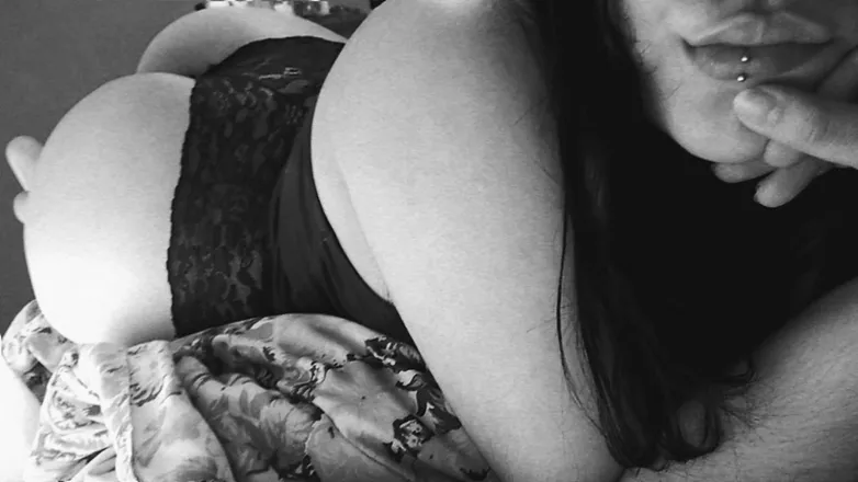 OnlyFans cuenta yamihernndez header 2