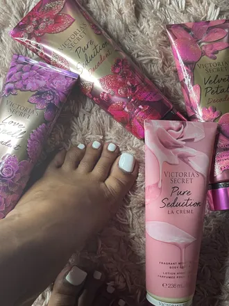 OnlyFans cuenta pr3ttybxtchfeet header 2