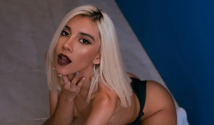 OnlyFans cuenta emmamk header 2