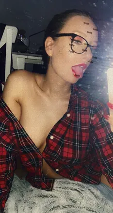 OnlyFans account  zphine avatar 1
