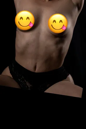OnlyFans cuenta rubi5688 header 2