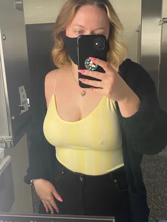OnlyFans cuenta nearlynichole header 2
