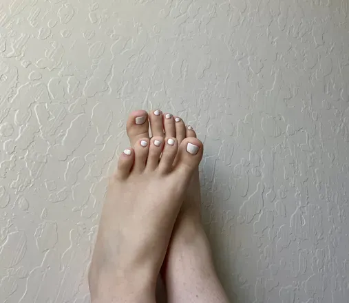 OnlyFans cuenta feetsosweet22 avatar 1