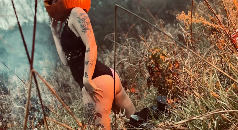 OnlyFans cuenta taylaa1999 header 2