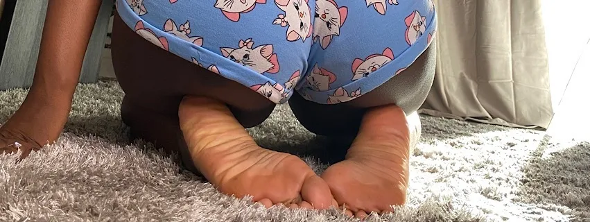 OnlyFans cuenta luvhoneyfeet header 2
