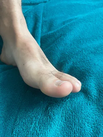 OnlyFans cuenta kingfeetbare header 2