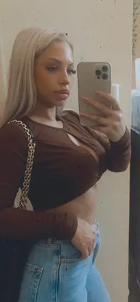 OnlyFans cuenta emaluvxx header 2