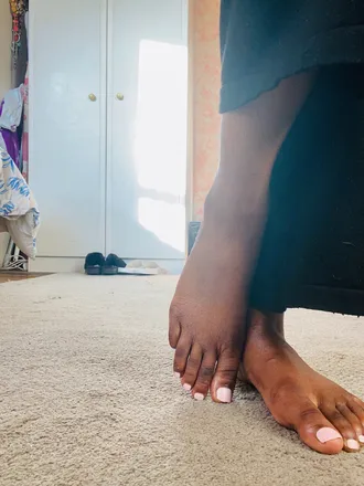 OnlyFans cuenta simplyjaysfeet header 2