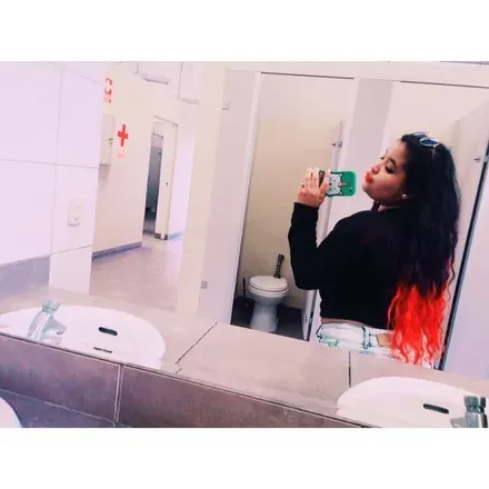 OnlyFans cuenta karlaflors header 2