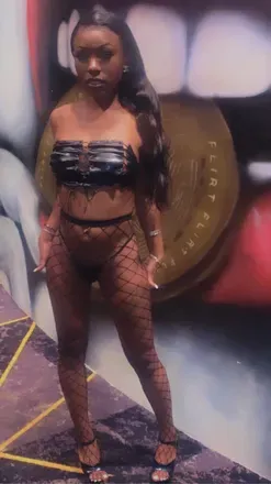 OnlyFans account  moetchampagne avatar 1