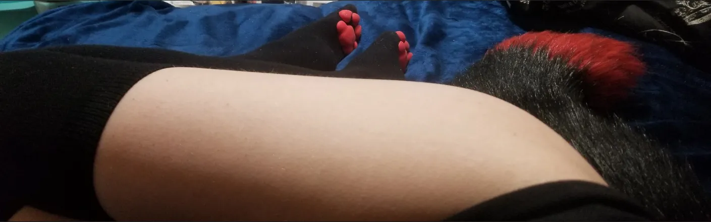 OnlyFans account  atomicfox9 header 2