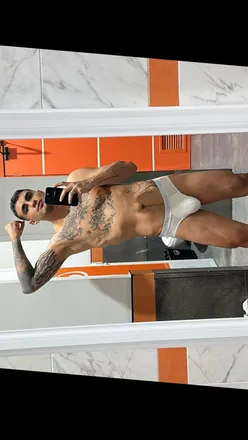 OnlyFans cuenta ivannavarroo header 2