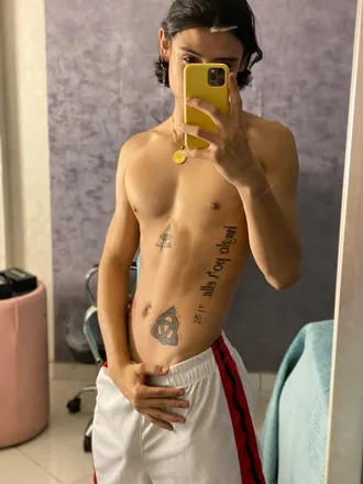 OnlyFans cuenta charlietomsom18 header 2