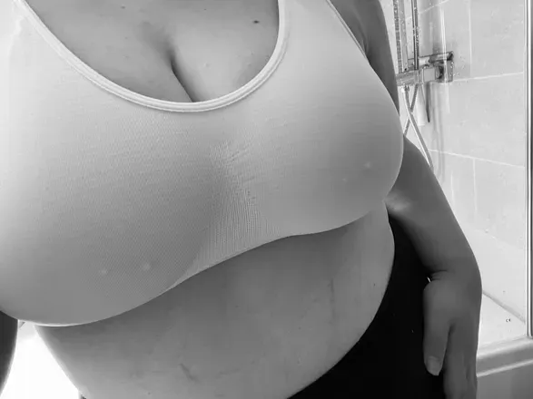 OnlyFans cuenta blueeyeschubbythighs avatar 1