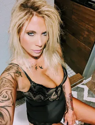 OnlyFans cuenta amandastansbury header 2