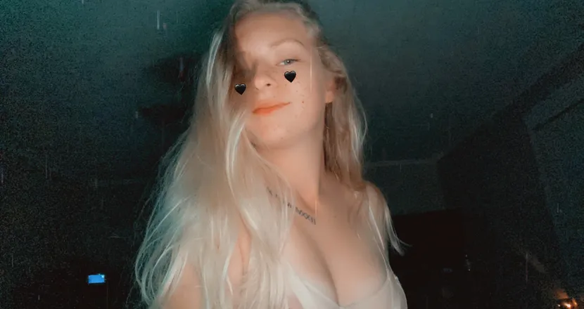 OnlyFans cuenta audrey.p header 2