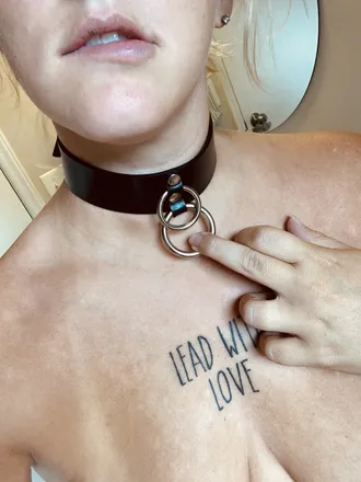 OnlyFans account  shh_donttellmom header 2