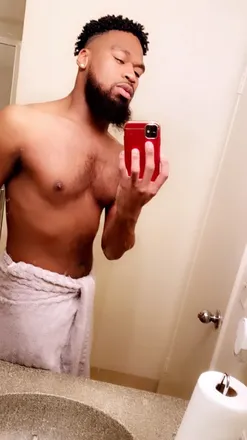 OnlyFans cuenta urhandsomeguy header 2