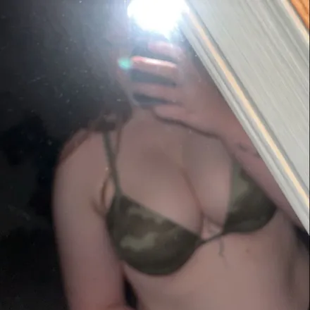 OnlyFans cuenta bella2332 header 2