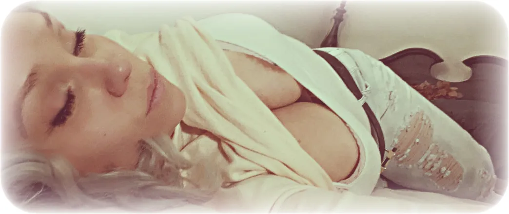 OnlyFans cuenta coralinejames header 2