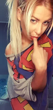 OnlyFans cuenta emma_33 header 2